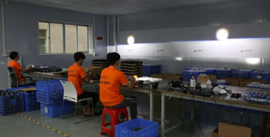 Which Is Better? Bi-LED vs Bi-Xenon Projectors: A Complete Comparison Guide 6 Beam Pattern & Lumen Testing in AKE factory