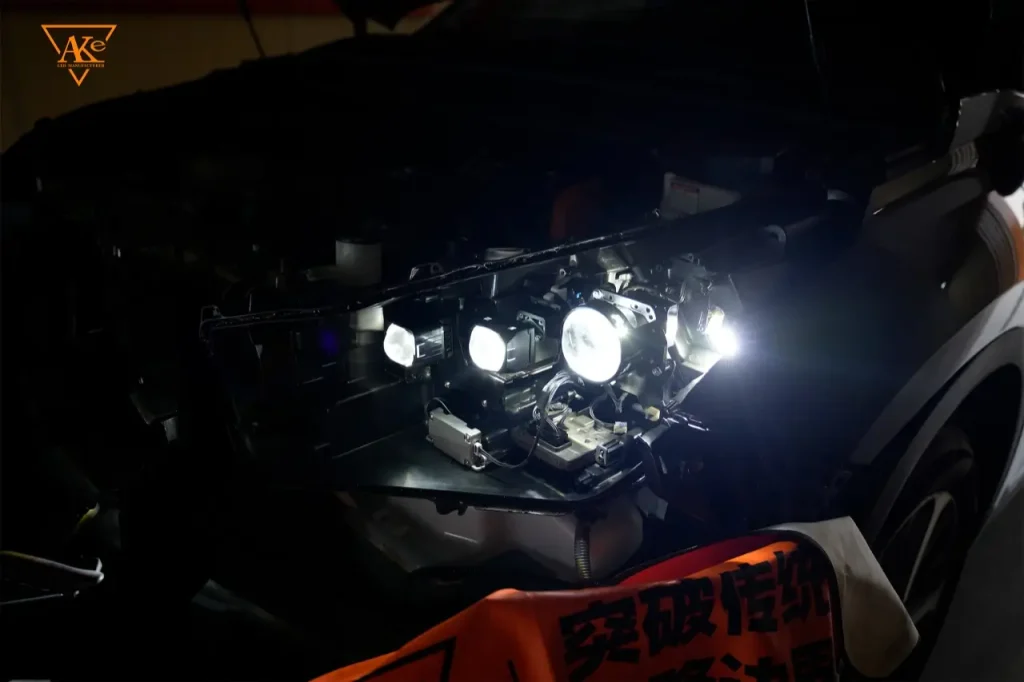 Toyota Crown Kluger Headlight Retrofit Guide: Matrix Projector or 3-Inch Projector? 12 Test the module and projector lens beam pattern before sealing.